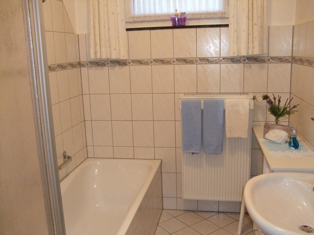 Haus Mittelberg Apartment Olsberg Phòng bức ảnh